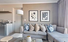 Masingita Towers Elegant Apartment Power & Water Backup